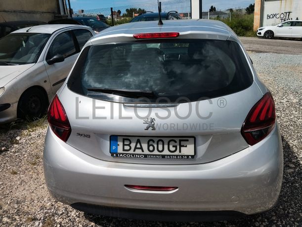 Peugeot 208 · Ano 2018
