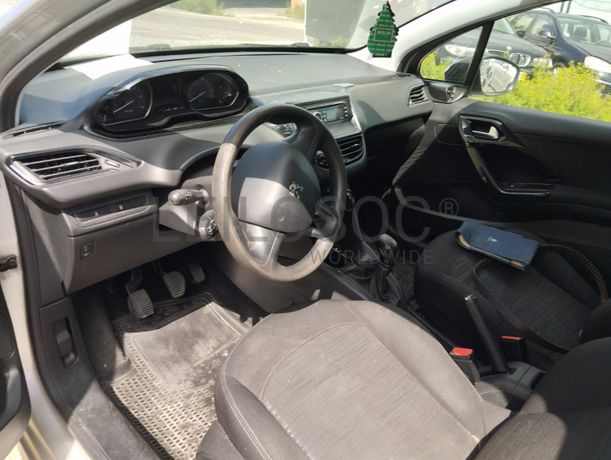 Peugeot 208 · Ano 2018