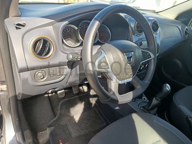 Dacia Sandero · Ano 2017