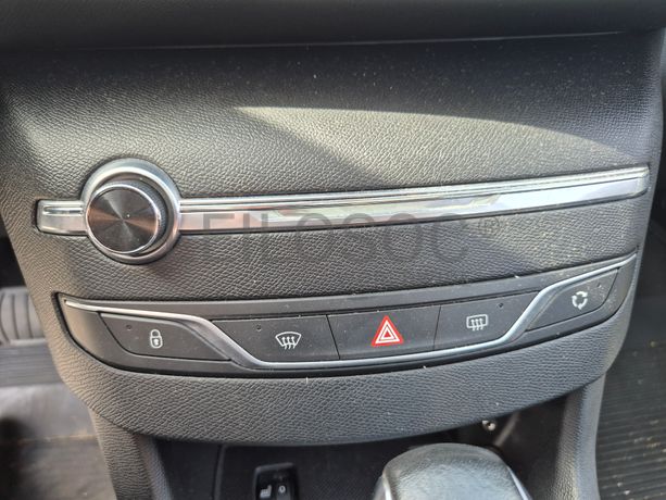 Peugeot 308 · Ano 2016