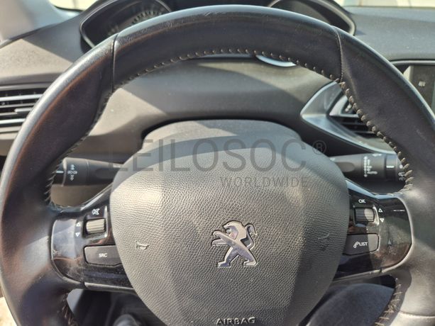 Peugeot 308 · Ano 2016