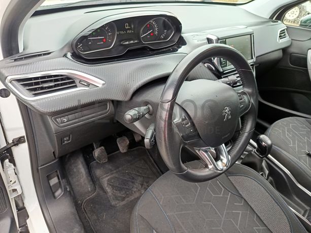 Peugeot 2008 · Ano 2018