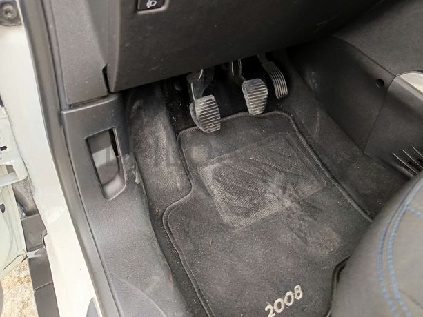 Peugeot 2008 · Ano 2018