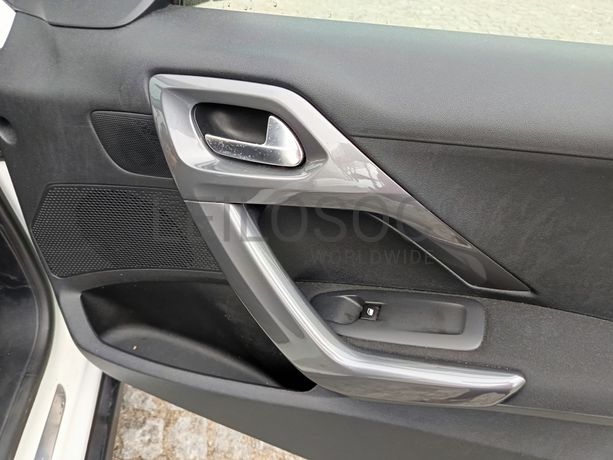 Peugeot 2008 · Ano 2018