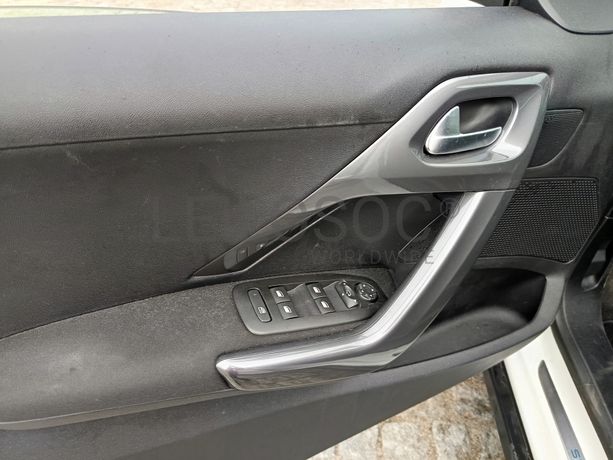 Peugeot 2008 · Ano 2018