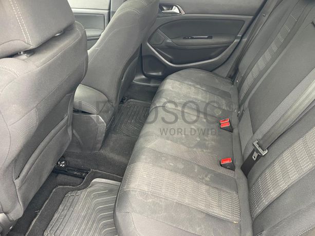 Peugeot 308 SW · Ano 2017