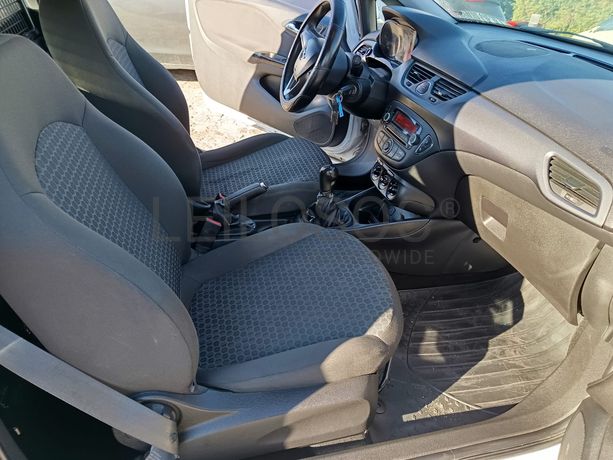 Opel Corsa 1.3 CDTI · Ano 2016
