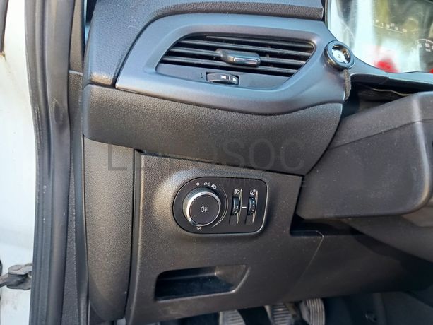Opel Corsa 1.3 CDTI · Ano 2016