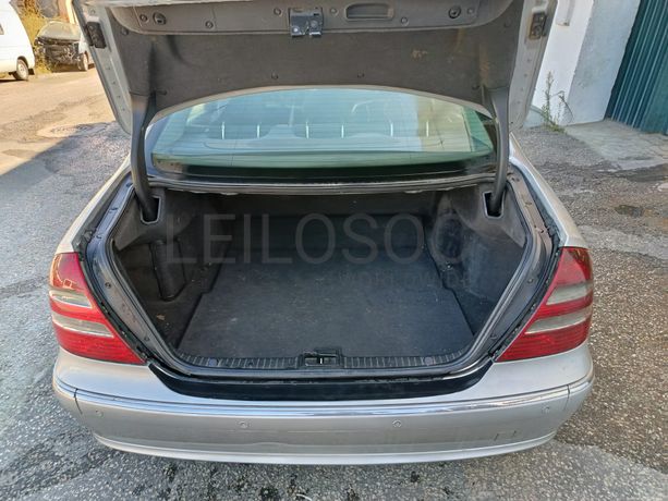 Mercedes-Benz E270 · Ano 2002