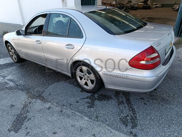 Mercedes-Benz E270 · Ano 2002