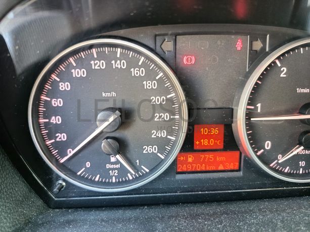 BMW 318D · Ano 2012