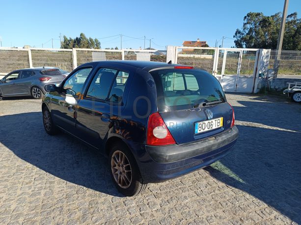 Renault Clio · Ano 2002