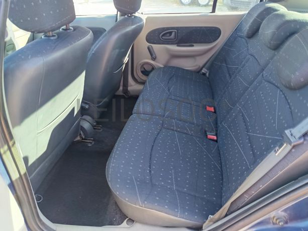 Renault Clio · Ano 2002