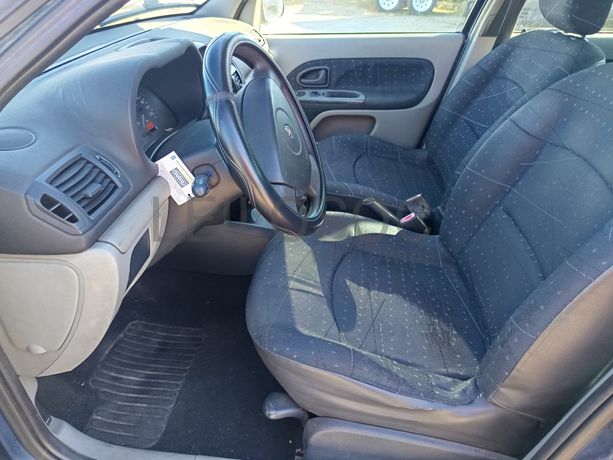 Renault Clio · Ano 2002