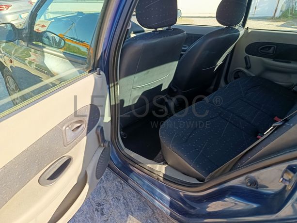 Renault Clio · Ano 2002