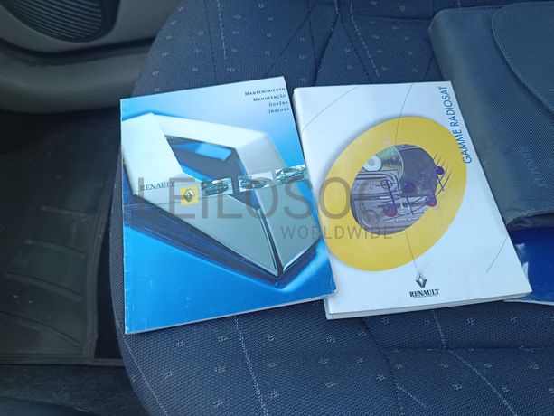 Renault Clio · Ano 2002