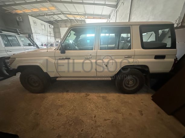 TOYOTA LAND CRUISER