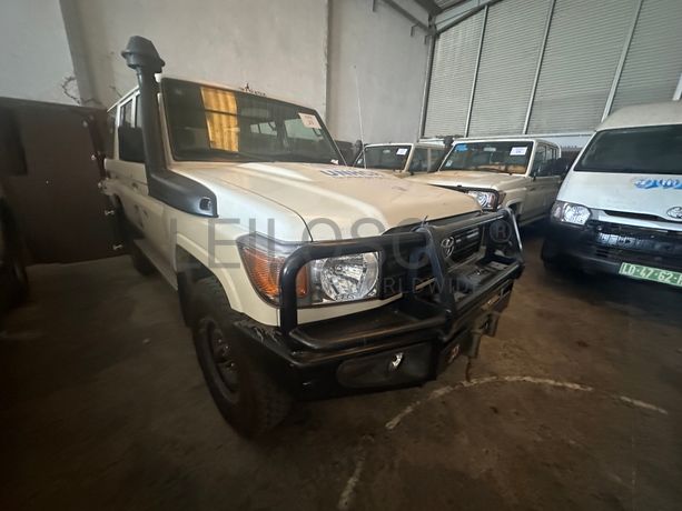 TOYOTA LAND CRUISER