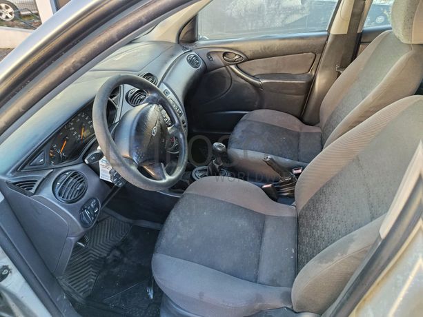 Ford Focus · Ano 2002