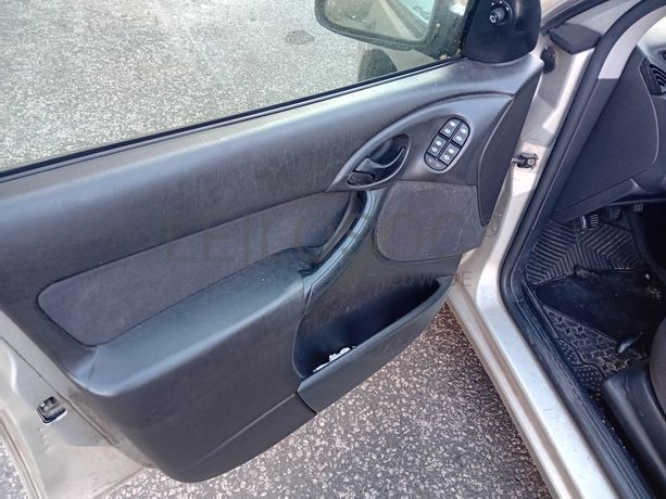 Ford Focus · Ano 2002