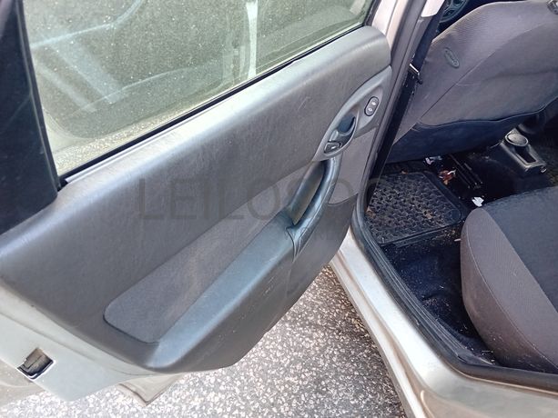 Ford Focus · Ano 2002