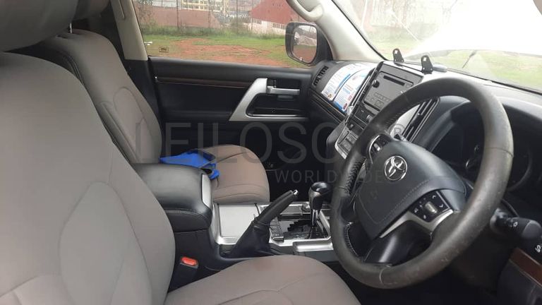 Toyota  Landcruser VX - VDJ200R-GNTEZ 2017