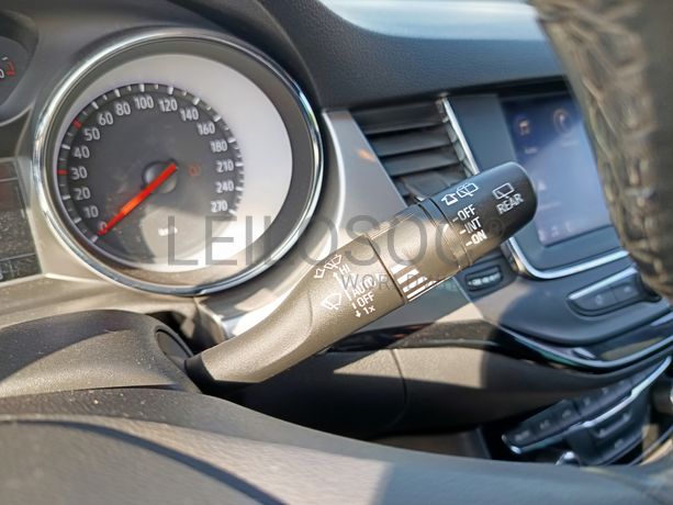 Opel Astra · Ano 2020