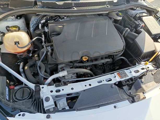 Opel Astra · Ano 2020