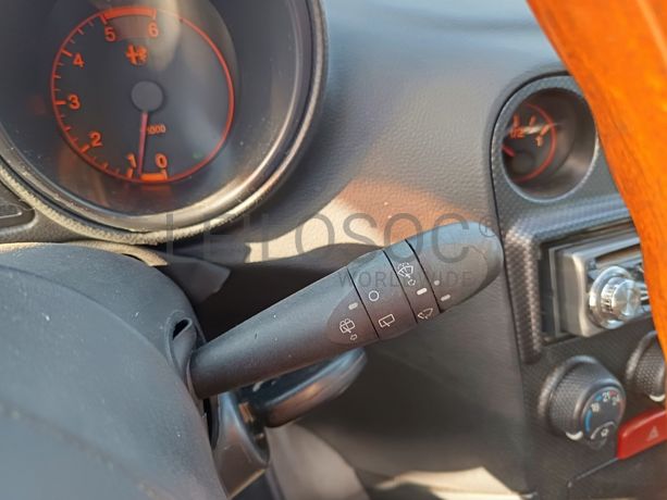 Alfa Romeo 1.9 JTD · Ano 2002