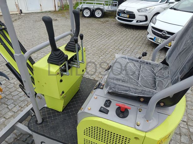 Mini Giratória Infront YFE12 · Ano 2025