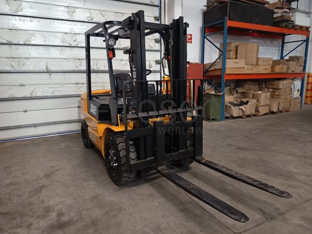 Empilhador JBG FD-32S · Ano 2025