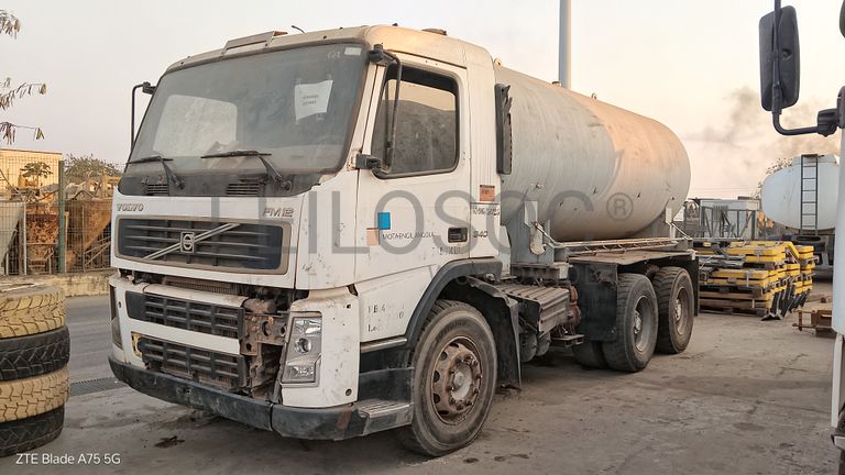 Auto-Tanques de Água 18 M3 VOLVO FM 12 6*4