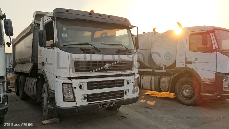Camião Basculante 26 T (6*4) VOLVO FM400 6*4