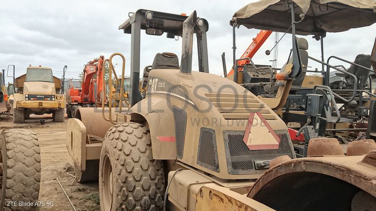 Cil. Auto-Prop. Vibrador Solos 15 T CARTEPILLAR CS583 E