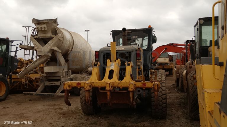 Motoniveladoras 15 T KOMATSU GD655-5