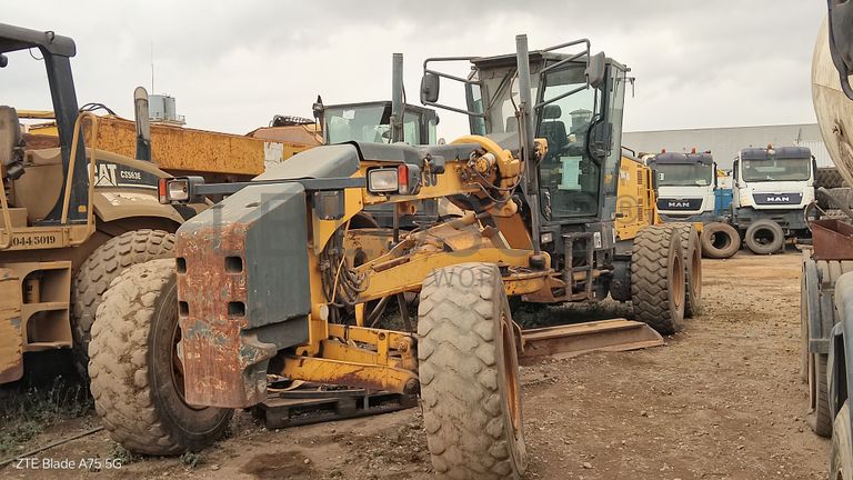 Motoniveladoras 15 T KOMATSU GD655-5