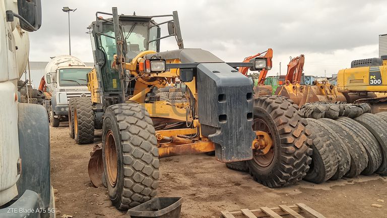 Motoniveladoras 15 T KOMATSU GD655-5