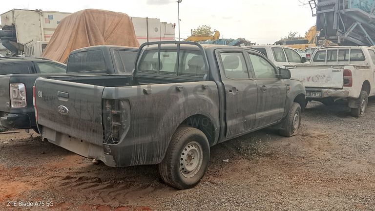 5 FORD RANGER  e 1 FORD ESCAPE
