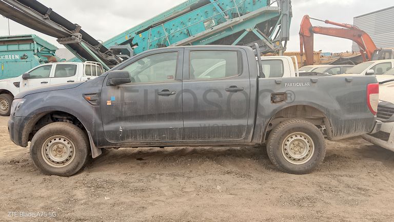 5 FORD RANGER  e 1 FORD ESCAPE