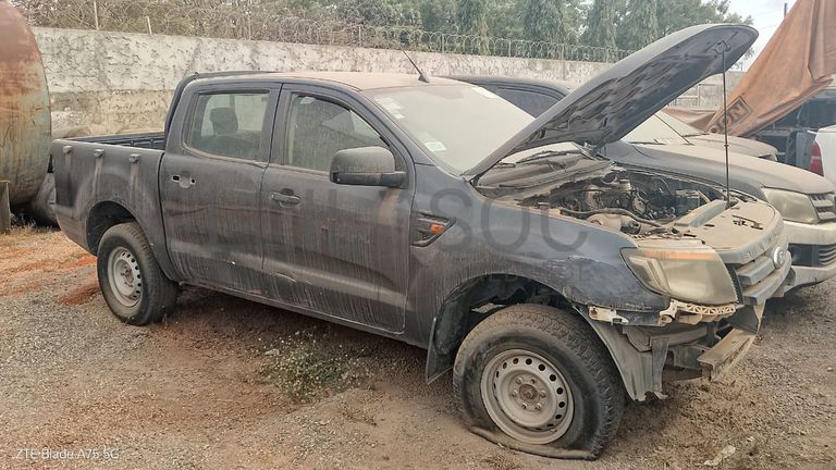 5 FORD RANGER  e 1 FORD ESCAPE