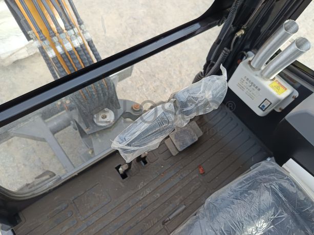 Mini Giratória Infront YFE20 · Ano 2023