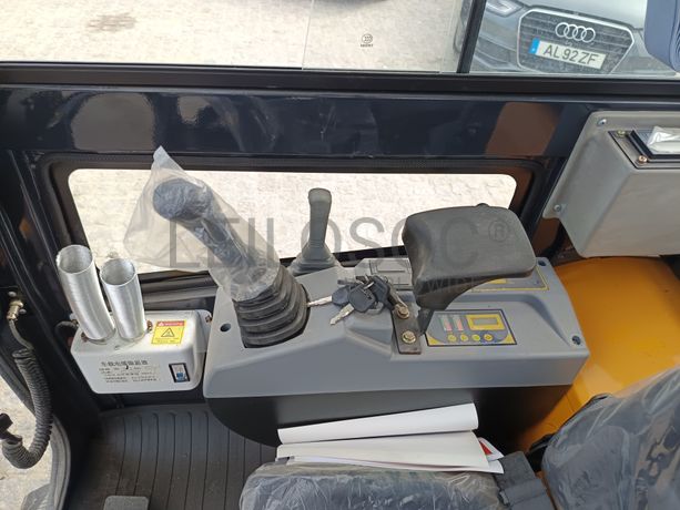 Mini Giratória Infront YFE20 · Ano 2023