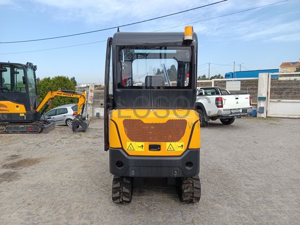 Mini Giratória Infront YFE20 · Ano 2023