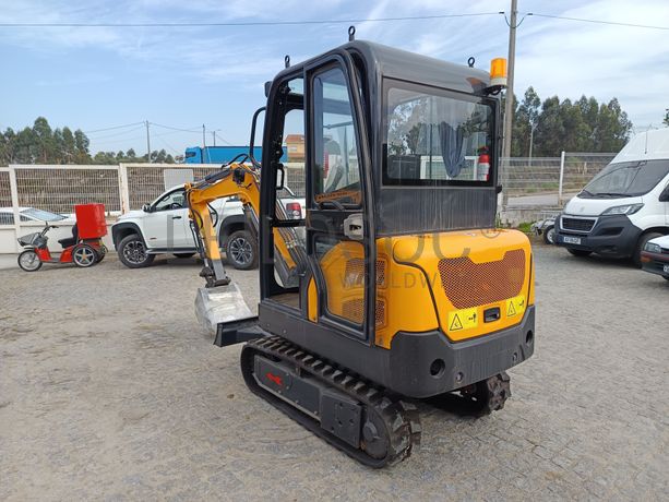 Mini Giratória Infront YFE20 · Ano 2023