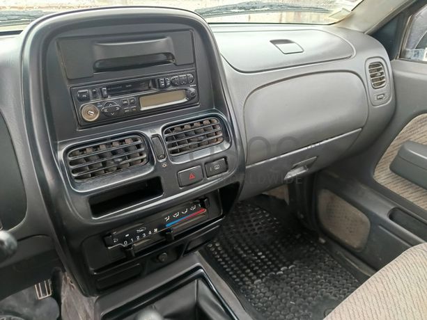 Nissan Pick UP 2.5 TD 4WD · Ano 2000