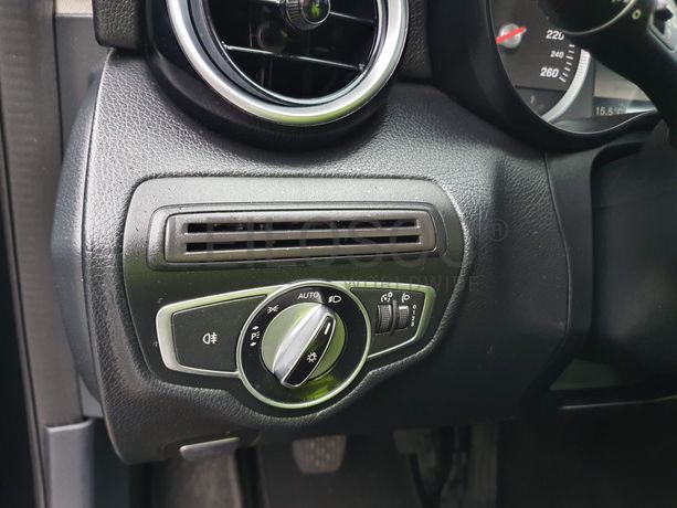 Mercedes-Benz C220 · Ano 2016