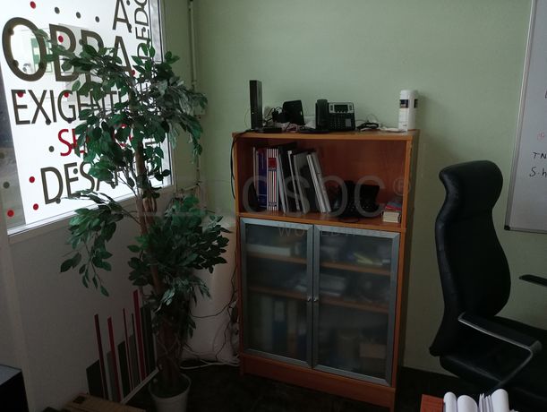 Equipamentos para a Indústria Têxtil · Escritório