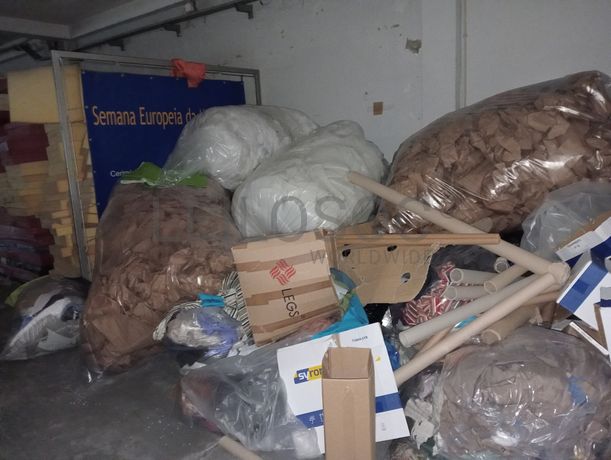 Equipamentos para a Indústria Têxtil · Escritório