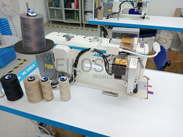 Equipamentos para a Indústria Têxtil · Escritório