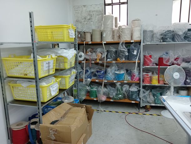 Equipamentos para a Indústria Têxtil · Escritório